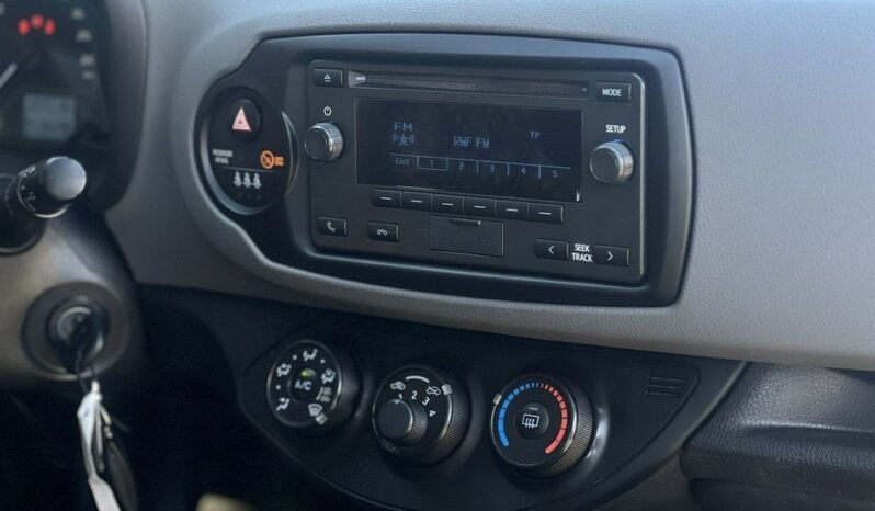 Toyota Yaris 1.5 Active full