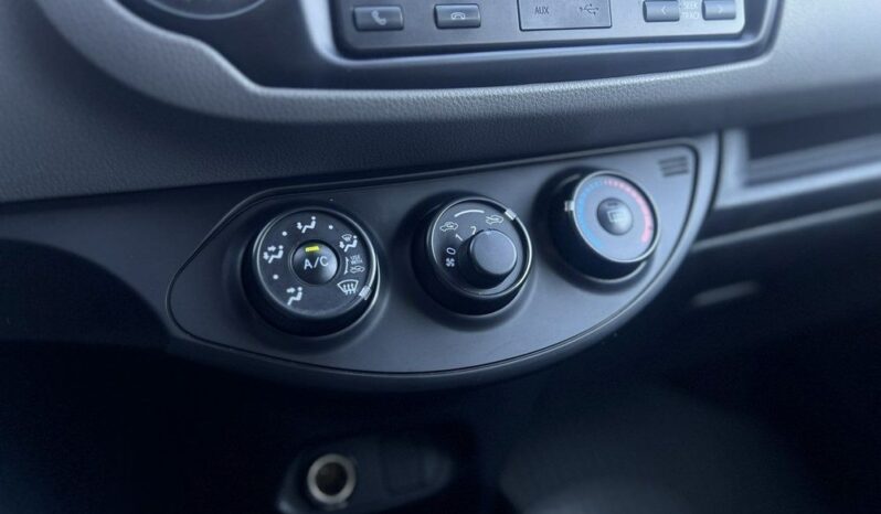 Toyota Yaris 1.5 Active full