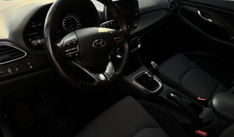 Hyundai i30 1.6 D Classic + full