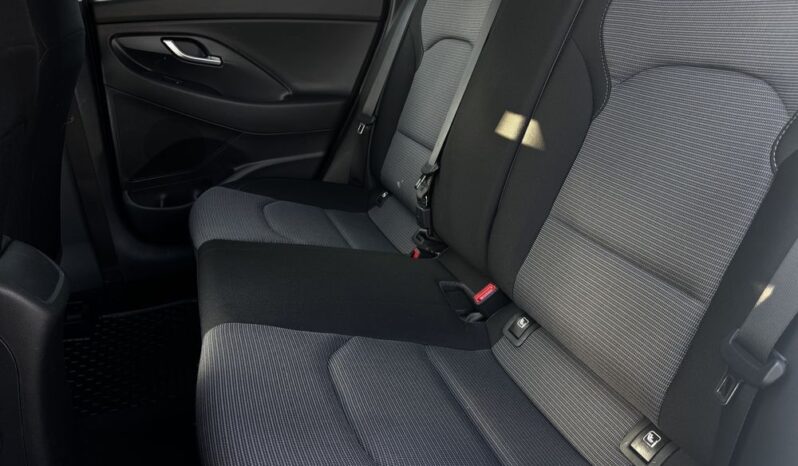 Hyundai i30 1.6 D Classic + full