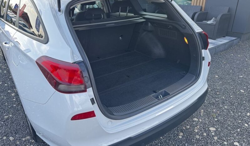 Hyundai i30 1.6 D Classic + full