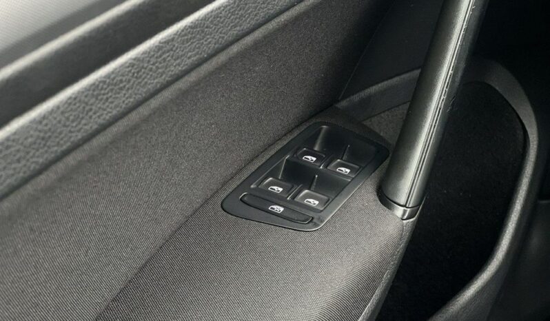 Volkswagen Golf VII 1.0 TSI BMT Trendline full