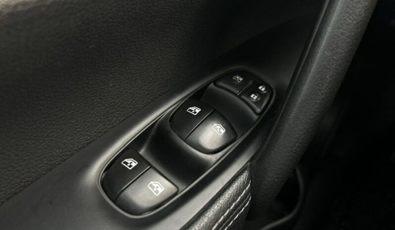 Nissan Qashqai 1.3 DIG-T N-Connecta EU6d full