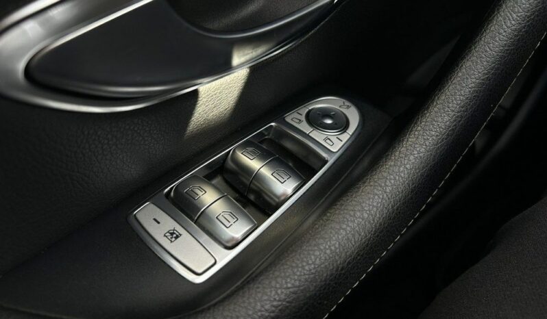 Mercedes-Benz Klasa E full