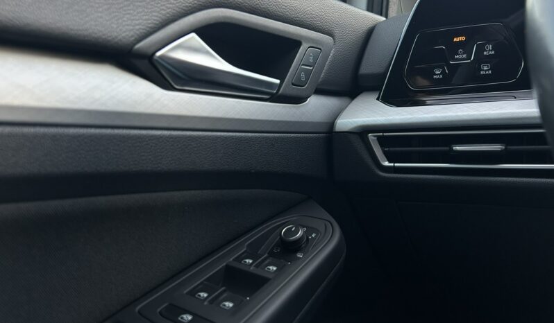 Volkswagen Golf Salon Polska Poleasingowy I właściciel Serwis ASO VAT 23% VIII (2020-) full