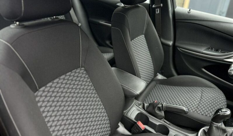 Opel Astra full