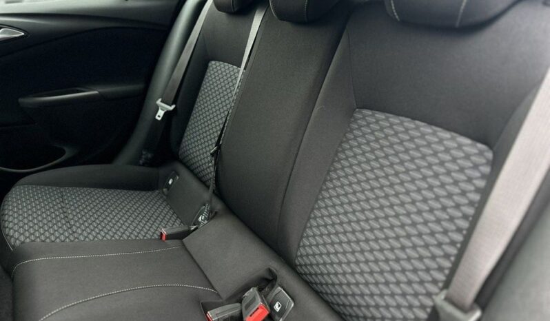 Opel Astra full