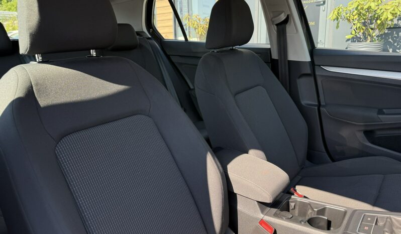 Volkswagen Golf Salon Polska Poleasingowy I właściciel Serwis ASO VAT 23% VIII (2020-) full