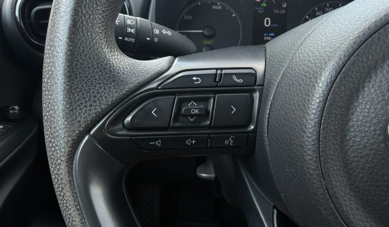 Toyota Yaris Salon Polska Poleasingowy I właściciel Serwis ASO VAT 23% Bezwypadkowy IV (2020-) full