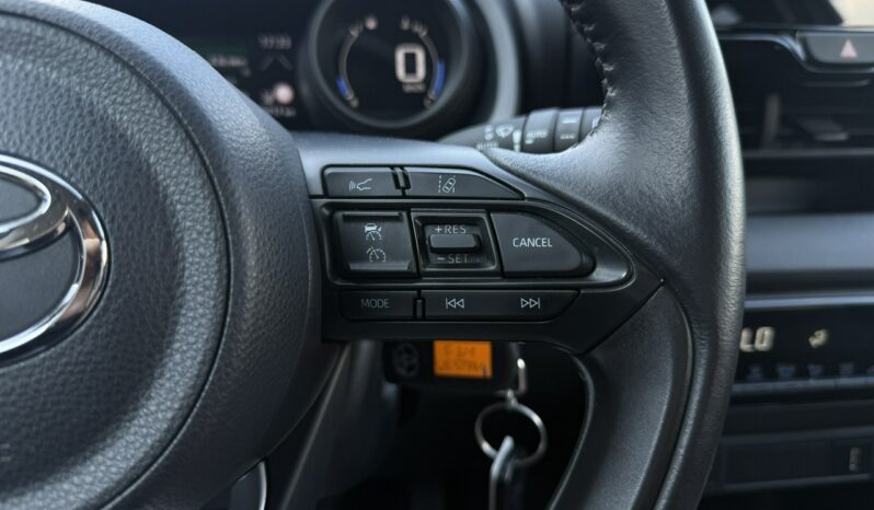 Toyota Yaris Salon Polska Poleasingowy I właściciel Serwis ASO VAT 23% Bezwypadkowy IV (2020-) full