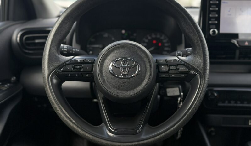 Toyota Yaris Salon Polska Poleasingowy I właściciel Serwis ASO VAT 23% IV (2020-) full
