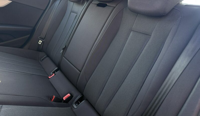 Audi A4 Avant I właściciel Bezwypadkowy Serwis ASO VAT 23% Salon Polska Poleasingowy B9 (2015-) full